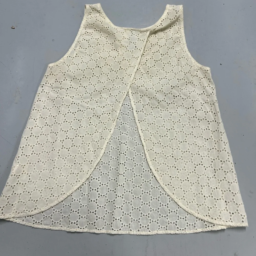 Eyelet Tank Top - Picture 3 of 4